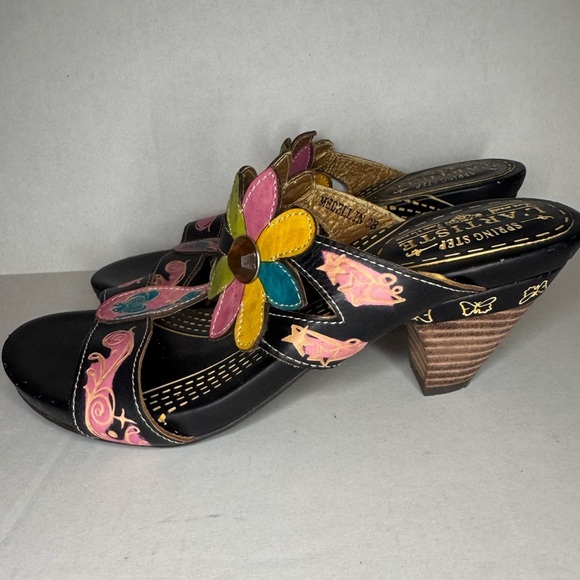 L'ATISTE Women's Multicolor Floral Sandals - Picture 6 of 9